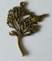 Charm OISEAU DANS L'ARBRE antique bronze